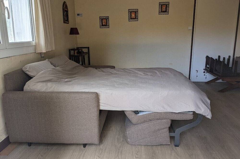 Encantadora T1 de 30 m² en la planta baja de la villa. in Tolón, Region de Toulon