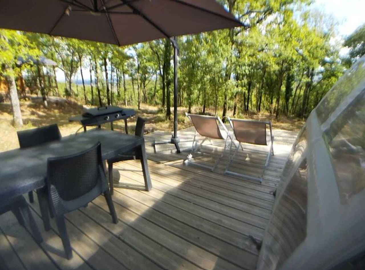 Camping 3 étoiles - Piscine - efchbd in Saint-Cirq-Lapopie, Causses du Quercy Regional Nature Park