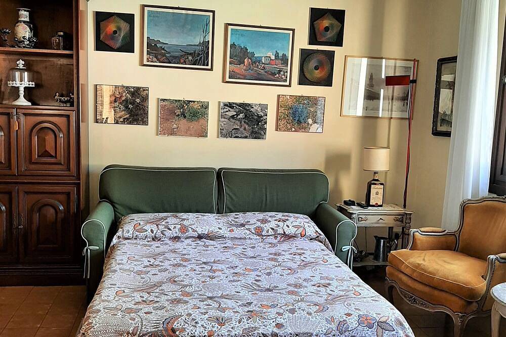 Ganze Wohnung, In der Nähe von Stresa, Wohnung Lesa mit Terrasse mit Blick auf den See. Wi-Fi in Lesa, Lago Maggiore (Piemont)