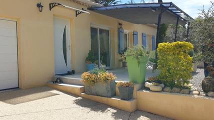 Cottage pour 4 personnes, avec vue et jardin à Entrechaux