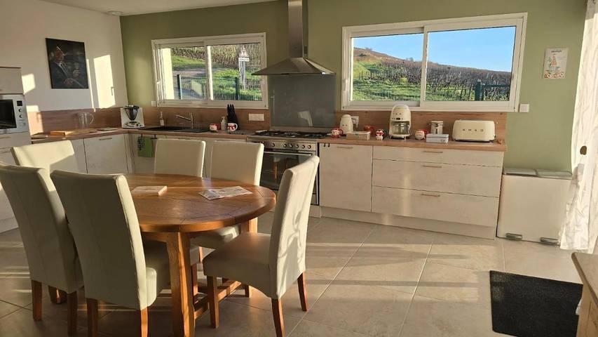 Maison de vacances pour 8 personnes, avec Jacuzzi et Terrasse ainsi que Jardin et Vue