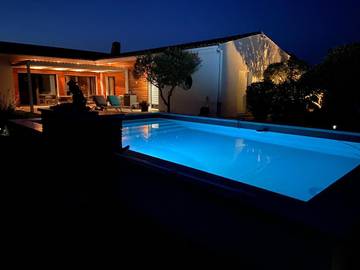 Maison d’hôte pour 2 personnes, avec piscine ainsi que vue et jardin à Robion