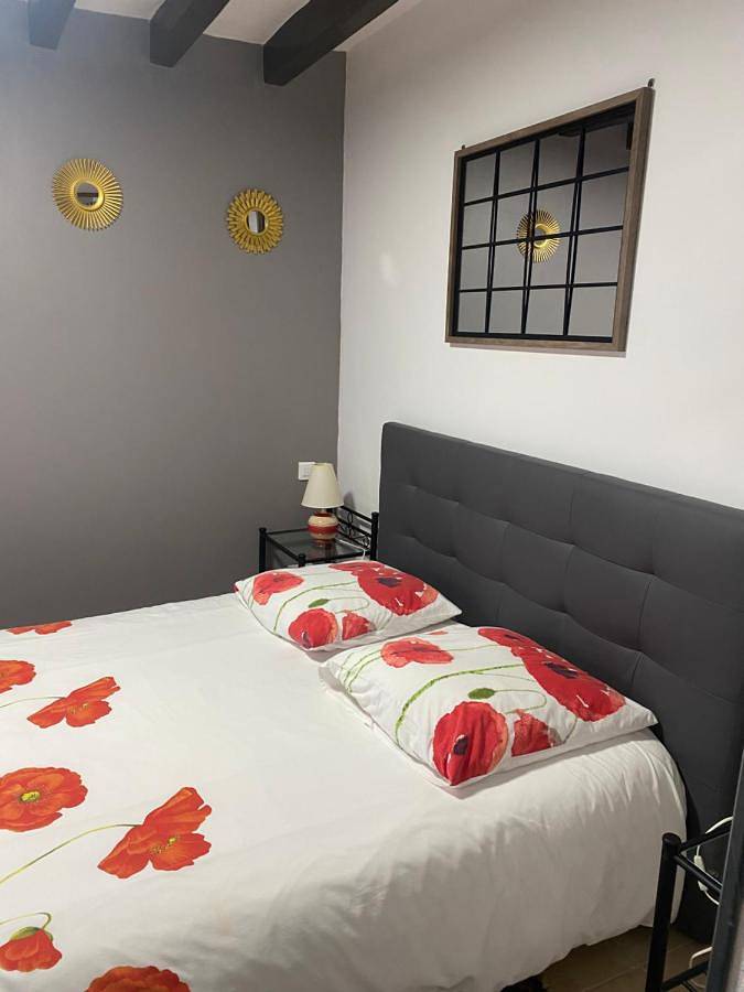 Appartement entier, One-Bedroom Apartment in Sainte-Gemme-en-Sancerrois, Région de Bourges