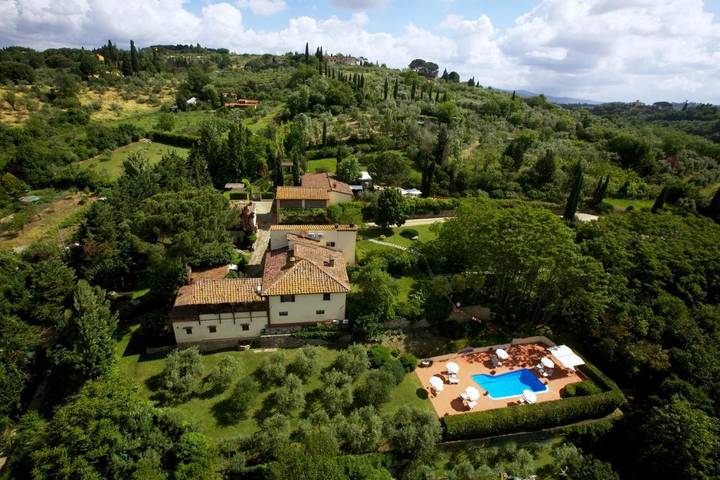 Casa rural para 3 personas, con Jacuzzi y Terraza además de Jardín y Piscina en Florencia