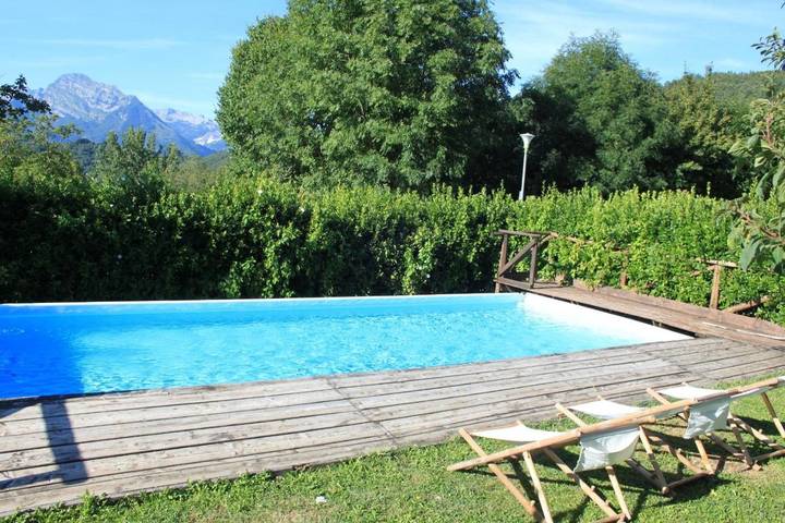 Agriturismo per 2 persone, con Terrazza e Giardino nonché Piscina e Panorama in Garfagnana