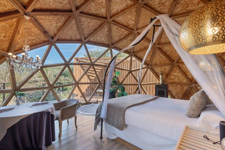 Hel lejlighed, Apartment 'Suite Golden Bubble' with Mountain View, Wi-Fi and Air Conditioning in Canyelles (Barcelona), Garraf