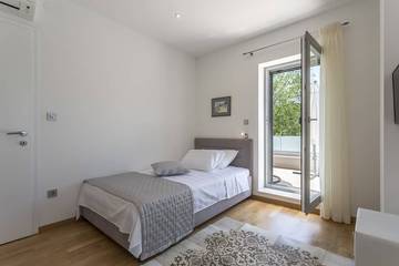 Villa for 8 People in Split, Split-Dalmatia, Photo 3