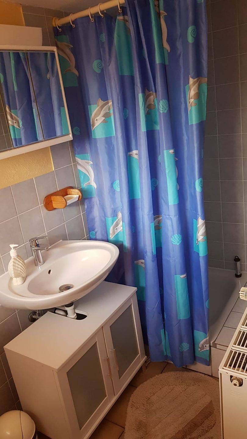 Gemütliches Ferienhaus mit Terrasse und eingezäuntem Garten auf Rügen in Ostseebad Glowe, Glowe