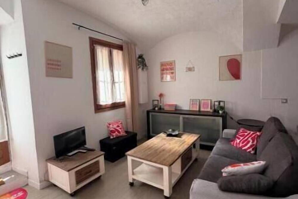 Ganze Wohnung, Cozy studio in the heart of the village of Tende | Accommodates up to 3 guests in Tende, Mittelmeerküste (Frankreich)
