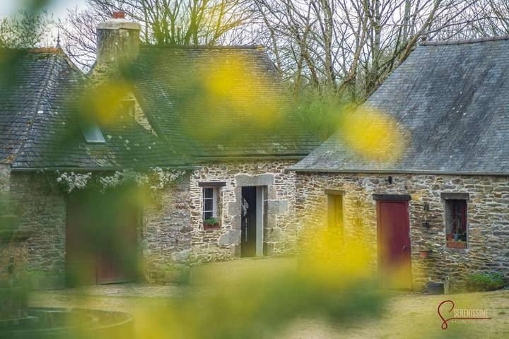 Location de vacances pour 2 personnes, avec jardin et terrasse à Pleyber-Christ - 3
