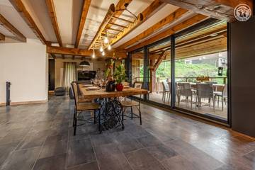 Gîte pour 12 personnes, avec terrasse et balcon/terrasse à Aillon-le-Vieux