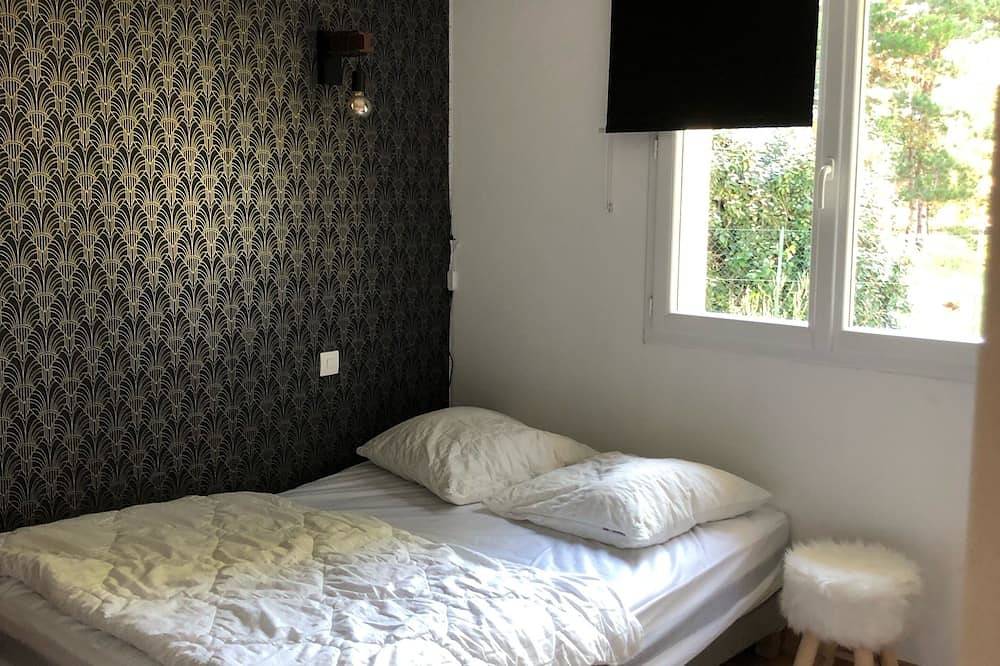 Maison de plein pied avec  piscine chauffée in Bouaye, Région de Nantes