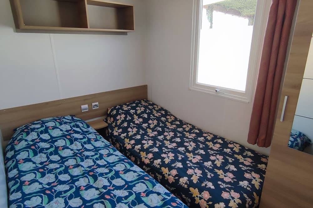 Mobil Home 40M2 Ecrin De Verdure in Rocbaron, Côte méditerranéenne (France)