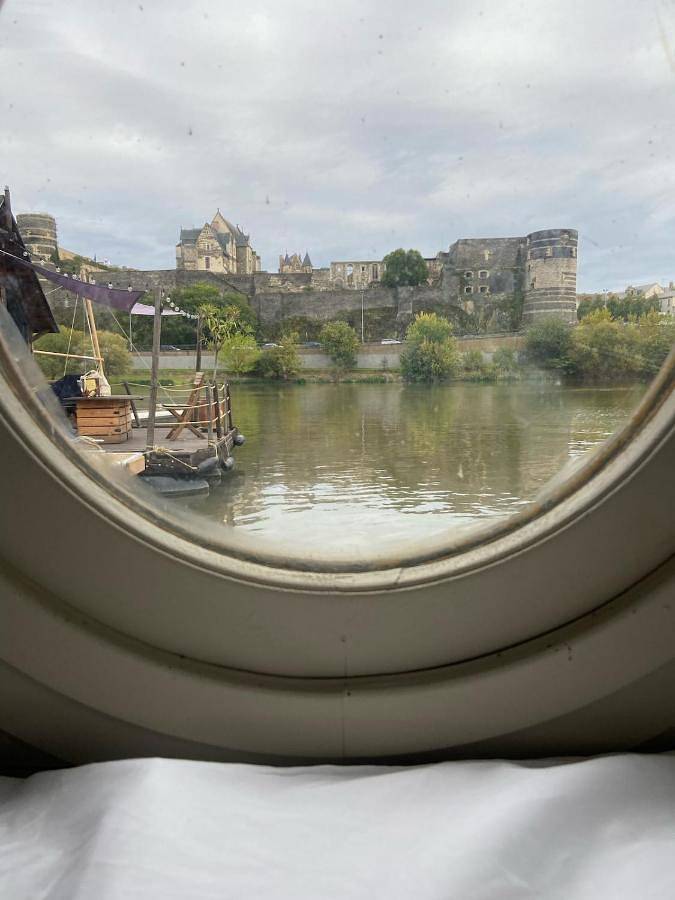 Bateau pour 2 personnes, avec terrasse et vue dans les Pays de la Loire