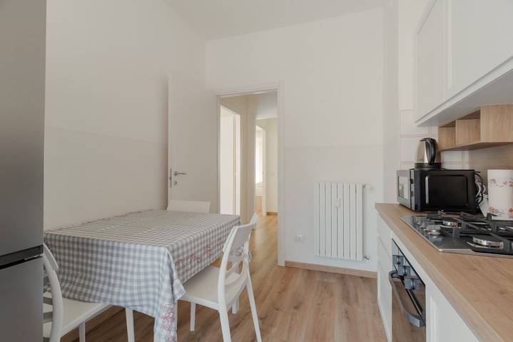 Ganze Wohnung, Ferienwohnung für 5 Personen mit Balkon/Terrasse in Mailand, Mailand Provinz