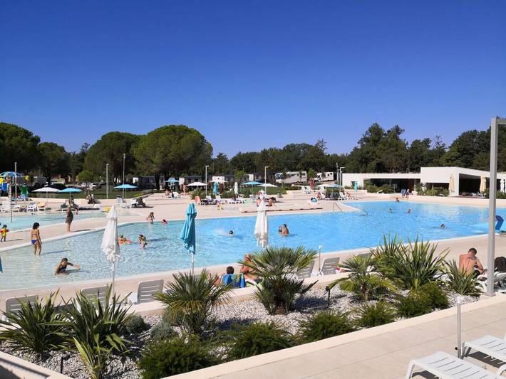 Ferienpark für 6 Personen, mit Terrasse und Kinderpool sowie Pool in Istrien
