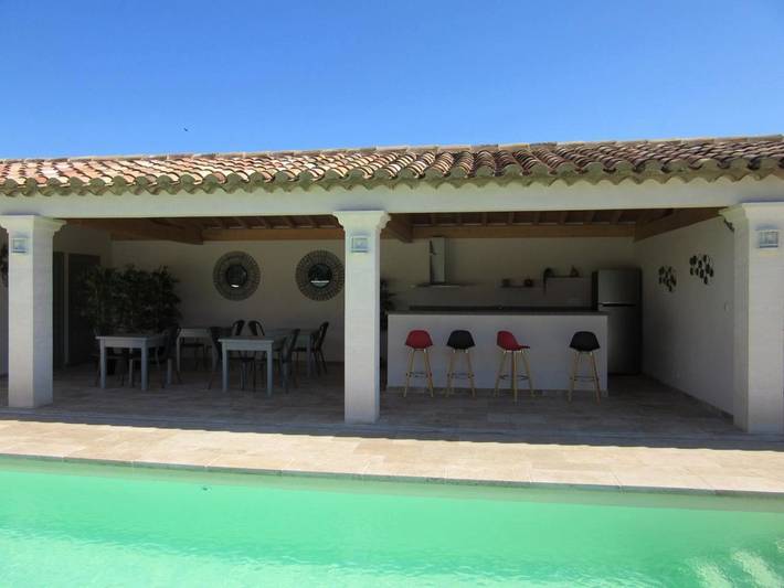 Location de vacances pour 4 personnes, avec piscine et jardin à Saint-Étienne-du-Grès - 2