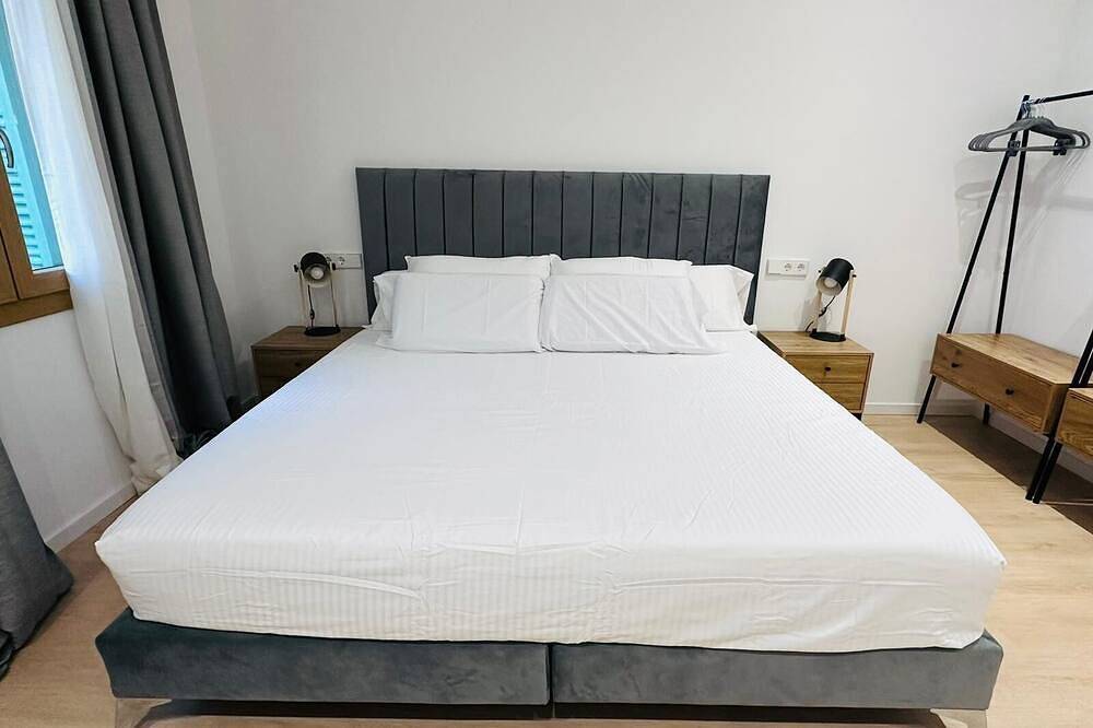 House with Private Pool, Comfortable and Family Friendly in Maria de la Salut, Majorca Center