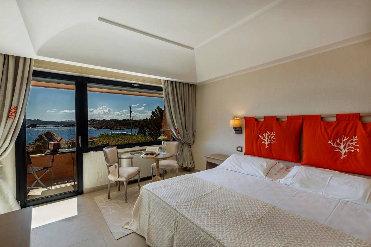 Hotel Cala Lunga in Parco Nazionale dell'Arcipelago di La Maddalena, La Maddalena