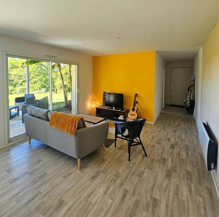 Gîte pour 4 personnes, avec Terrasse ainsi que Jardin et Vue à Madiran