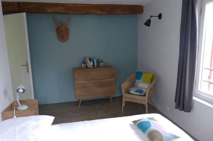 Location de vacances pour 4 personnes, avec terrasse ainsi que jardin et piscine à Saint-Philippe-d'Aiguille - 4