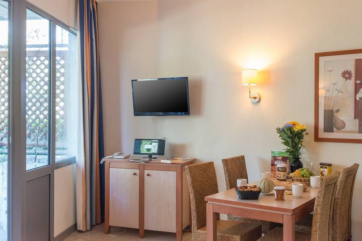 Gîte pour 2 personnes, avec piscine et balcon, animaux acceptés à Grospierres - 2