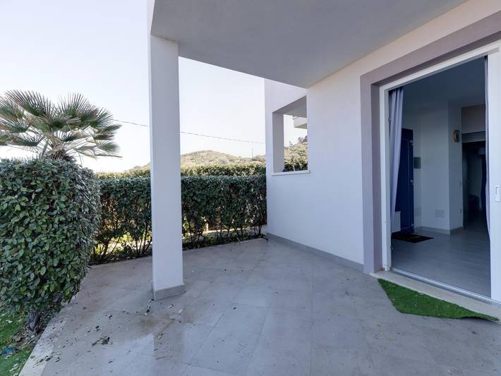 Appartamento intero, Vista mare con aria condizionata e giardino in Lu Bagnu, Castelsardo