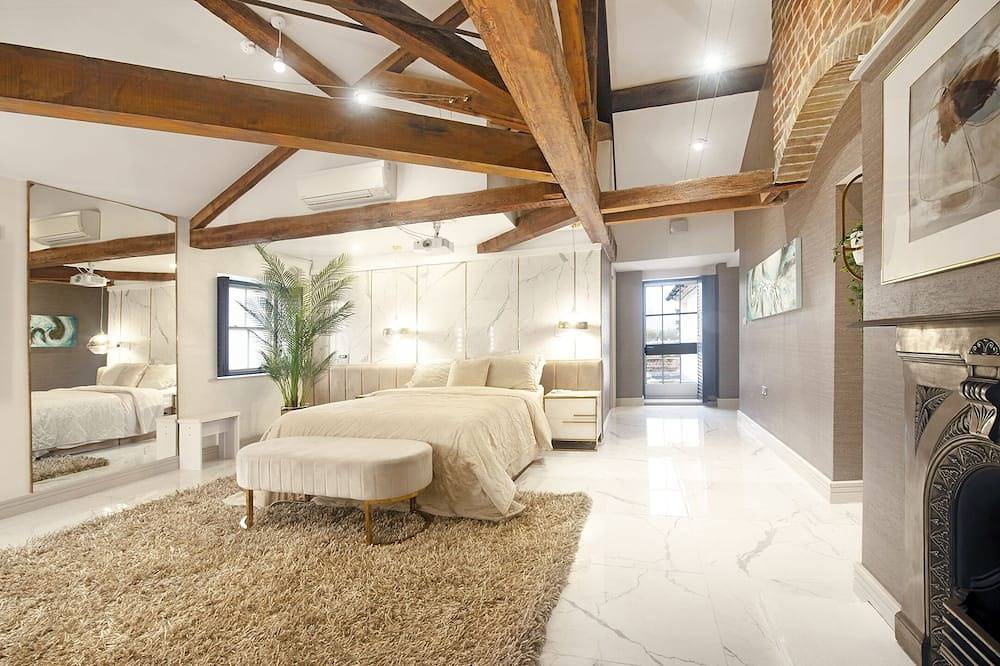 Luxury 10,000 Sq Ft 7-Bed Mansion with Heated Indoor Pool, Cinema and Games Room in Bexley, Londres
