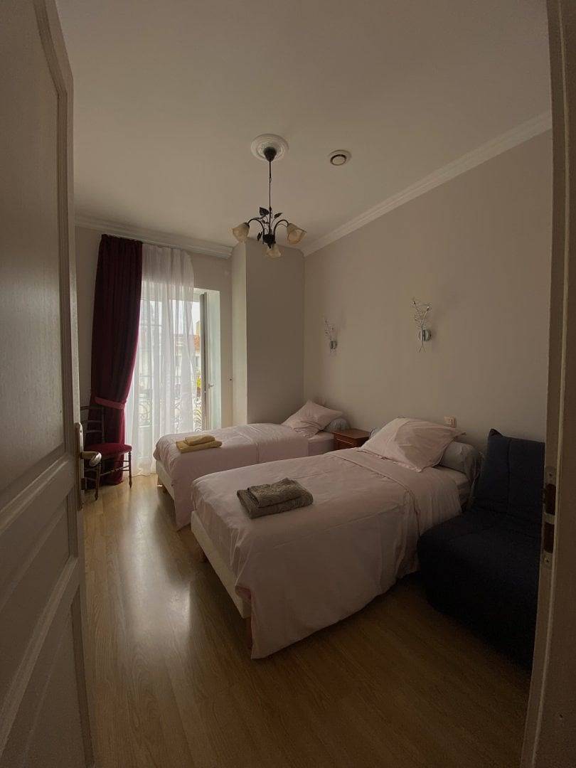 Au pied du château - Romance in Lourdes, Hautes-Pyrénées