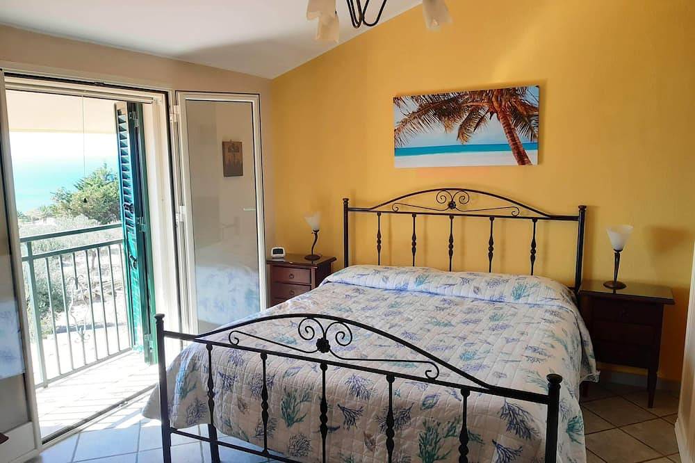 Villa il Carrubo a 100 metri da un mare unico ed incontaminato in Licata, Sicilia