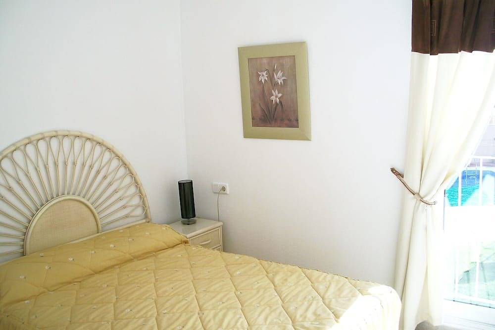 Perfectamente ubicado 3 dormitorios casa sólo yardas de la piscina in Golf Resorts Murcia, Mar Menor
