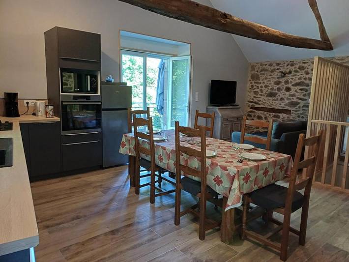 Location de vacances pour 5 personnes, avec vue et terrasse à Montirat - 2