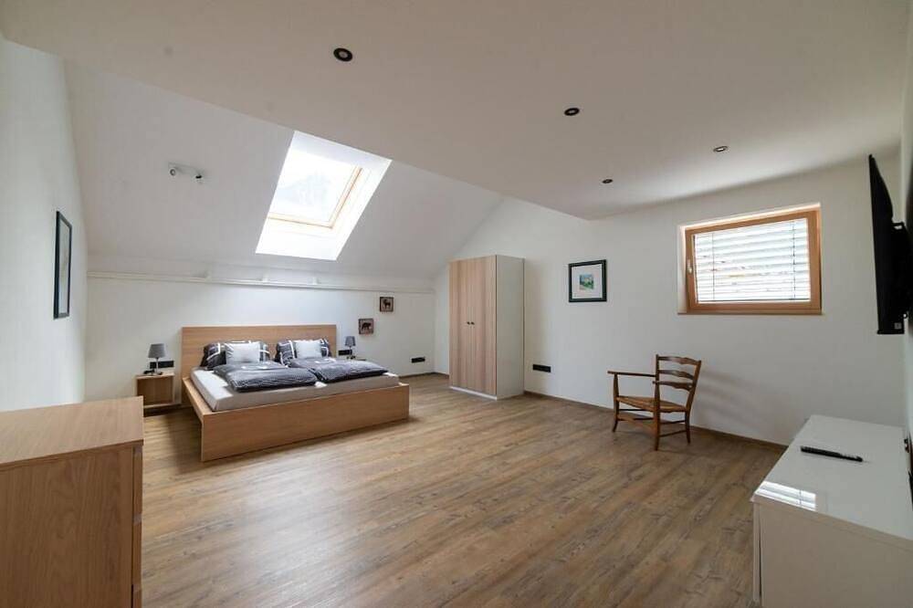 Ganze Wohnung, Ferienwohnung \"Turmhus\" mit Bergblick in Bürs, Rätikon Gebirgsgruppe