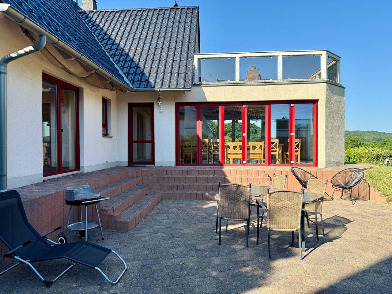 Ganze Wohnung, Ferienwohnung 'Schwalbennest' mit gemeinsamer Terrasse, gemeinsamem Garten und Wi-Fi in Buschvitz, Bergen auf Rügen und Umgebung