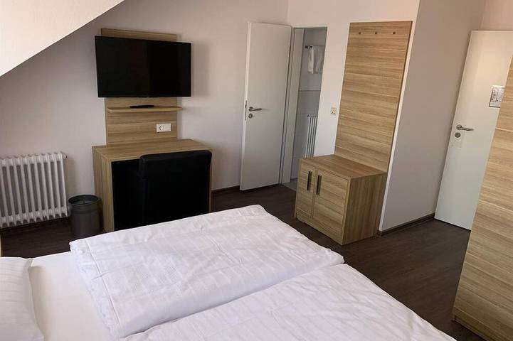 Doppelzimmer Dusche/Wc - Hotel Well in Wittlich, Bernkastel-Kues & Umgebung