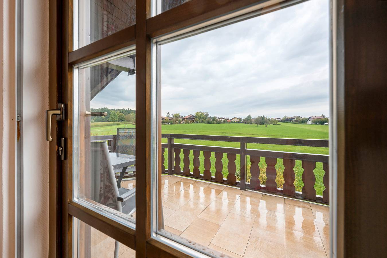 Ganze Wohnung, Gemütliche Ferienwohnung Alpenblick mit Balkon, Terrasse und Wlan; Parkplätze vorhanden in Eggstätt, Chiemsee