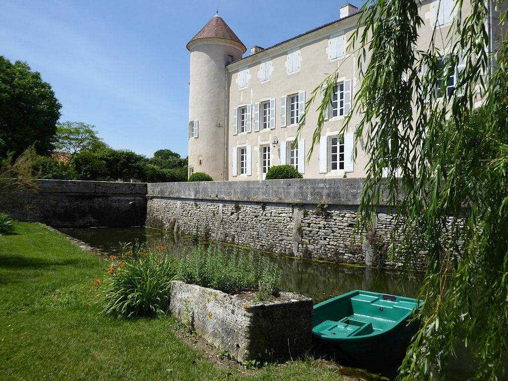 Château d'Annezay - Suite médiévale in Annezay, Région de Saint-Jean-d'Angély