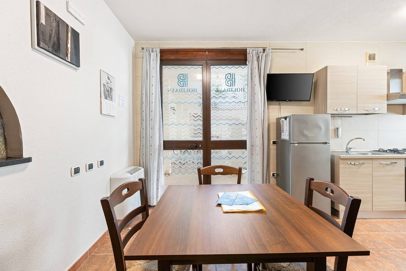 Entire apartment, Apartment '2' with Shared Garden, Wi-Fi and Air Conditioning in Cabras, Stagno di Càbras