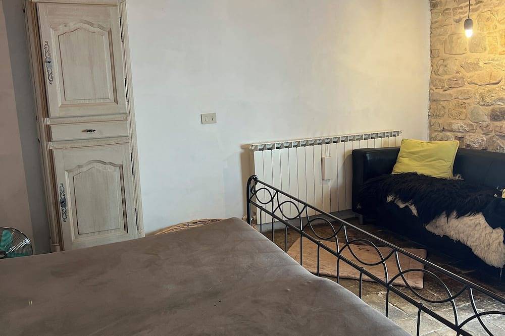 Appartamento intero, Vacation apartment in the middle of paradise, on Monte Paganuccio / Marche. Nature and tranquillity. in Cagli, Valle del Metauro