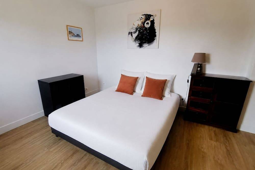 Appartement entier, Appart 4 pers - Vue sur mer - Terrasse & Parking privé in Saint-Brieuc, Côte de Goëlo