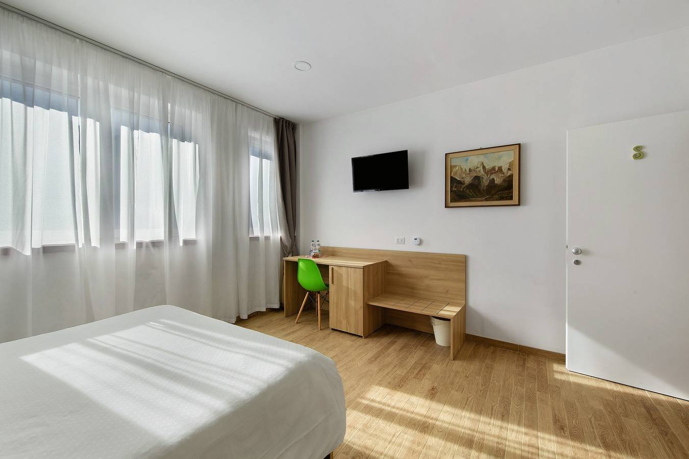 Room 'Camera S Verde Bagno Esterno Privat' with Lake View, Shared Terrace and Wi-Fi in Domegge di Cadore, Dolomity Wschodnie
