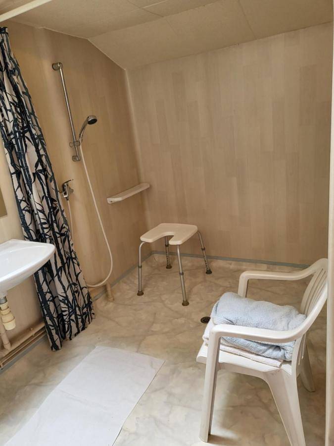Quadruple Room with Bath in Châteauneuf-de-Randon, Région de Mende