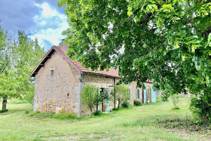 Location de vacances pour 14 personnes, avec jardin, animaux acceptés à Cause-de-Clérans