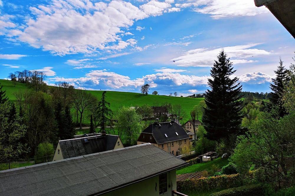 Cozy vacation home surrounded by greenery in Frauenstein, Chemnitz (region)