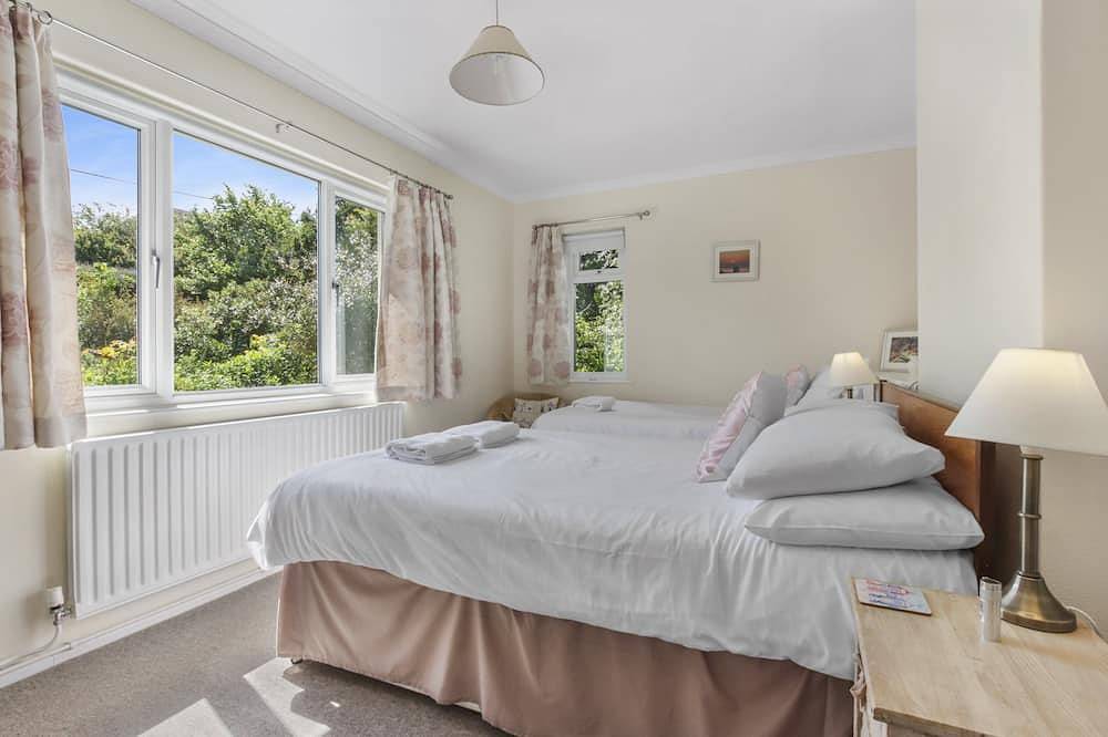 Meadow View, Blue Anchor in Carhampton, Somerset