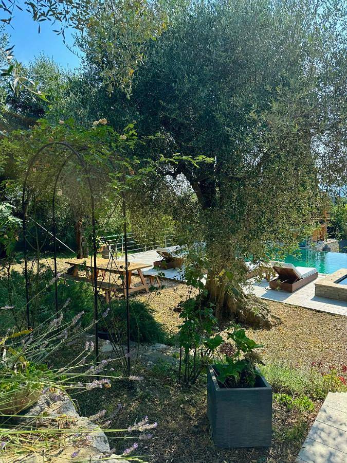 Chambre d’hôte pour 2 personnes, avec jardin ainsi que piscine et jacuzzi à Nice - 4