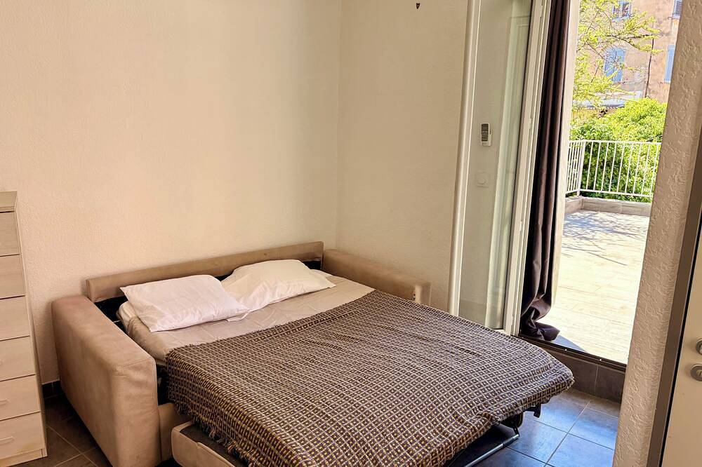 Appartamento intero, 2-bed apartment with large terrace in Corte Francia, Parco naturale regionale della Corsica