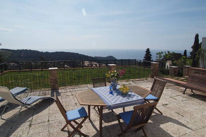 Bungalow pour 4 personnes, avec Terrasse et Jardin à Tossa de Mar