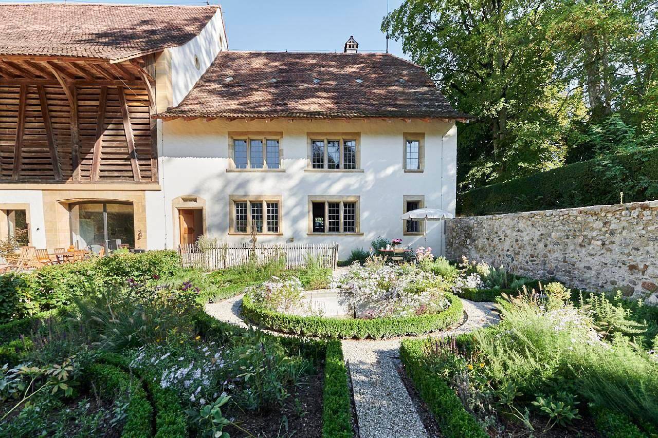 Entire holiday apartment, Schlossgut Münchenwiler - Appartment downstairs in Three-Lakes