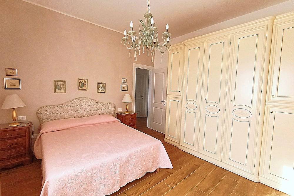 Schöne Villa mit Garten in Forte dei Marmi 400 m vom Meer, Wi-Fi, Klimaanlage in Forte dei Marmi, Italienische Riviera